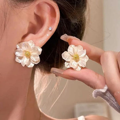 Pearl Flower Stud Earrings | Gold-Center Floral Earrings